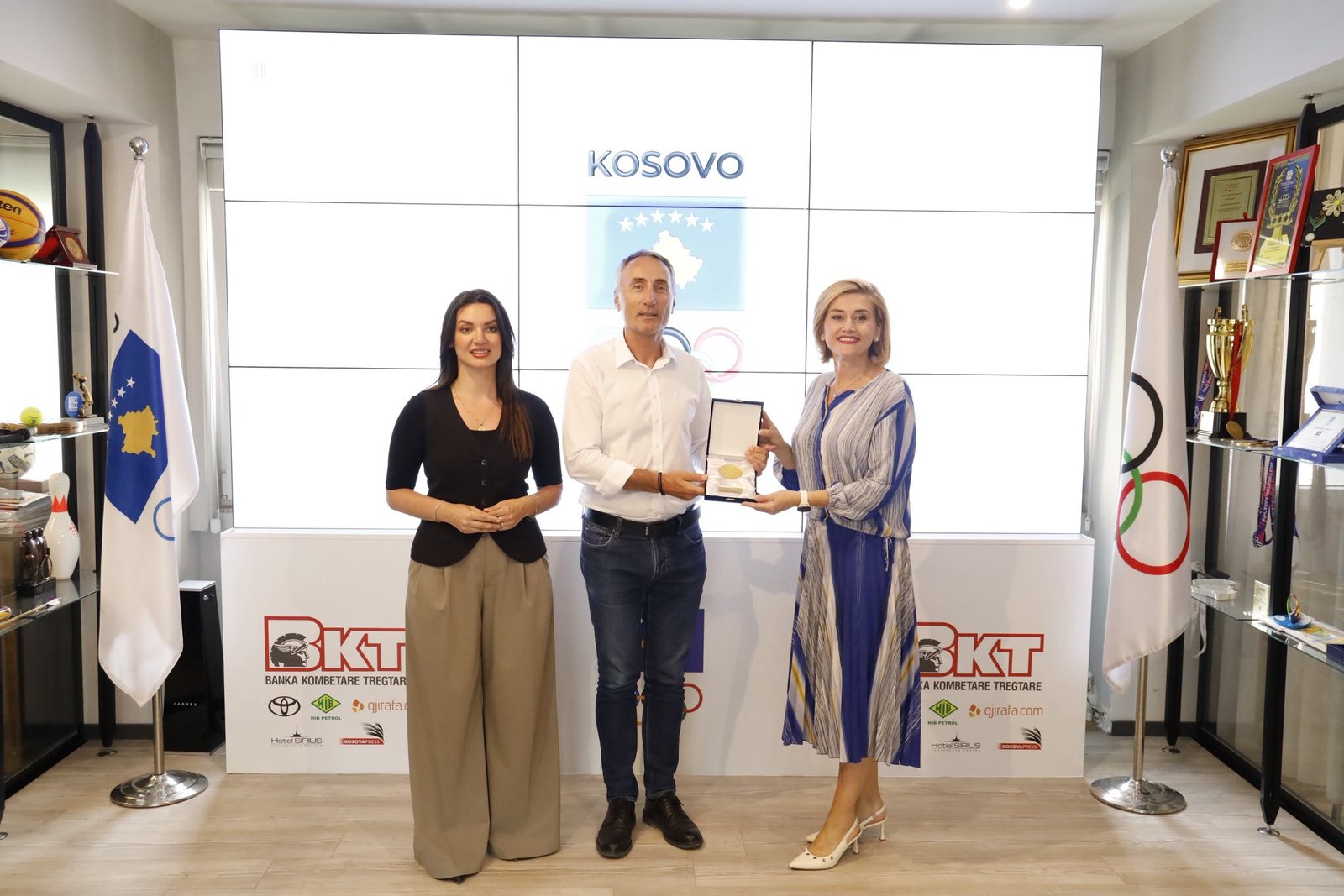 Sporti si mision shtetëror, Alternativa afër Komitetit Olimpik