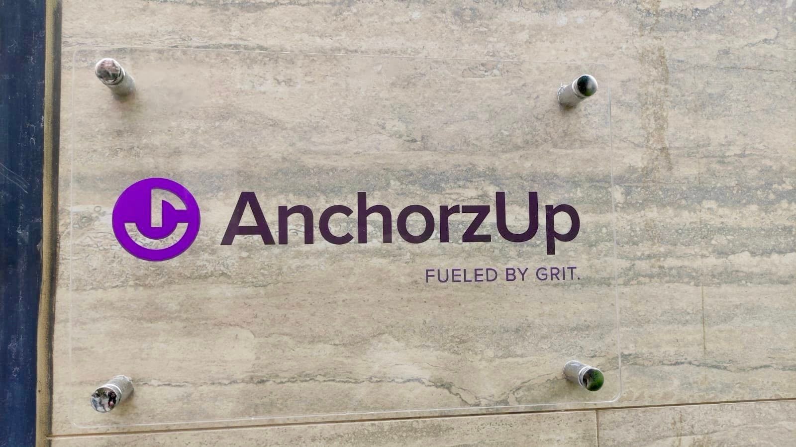 Kryetarja e Alternativës vizitoi kompaninë AnchorzUP