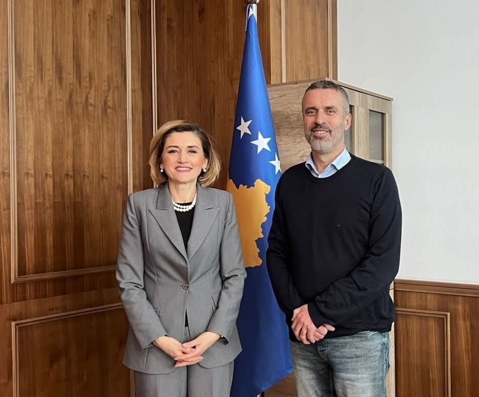 Ministrja Kusari-Lila, kryetare e Alternativës ka takuar përfaqësuesin e AMIK