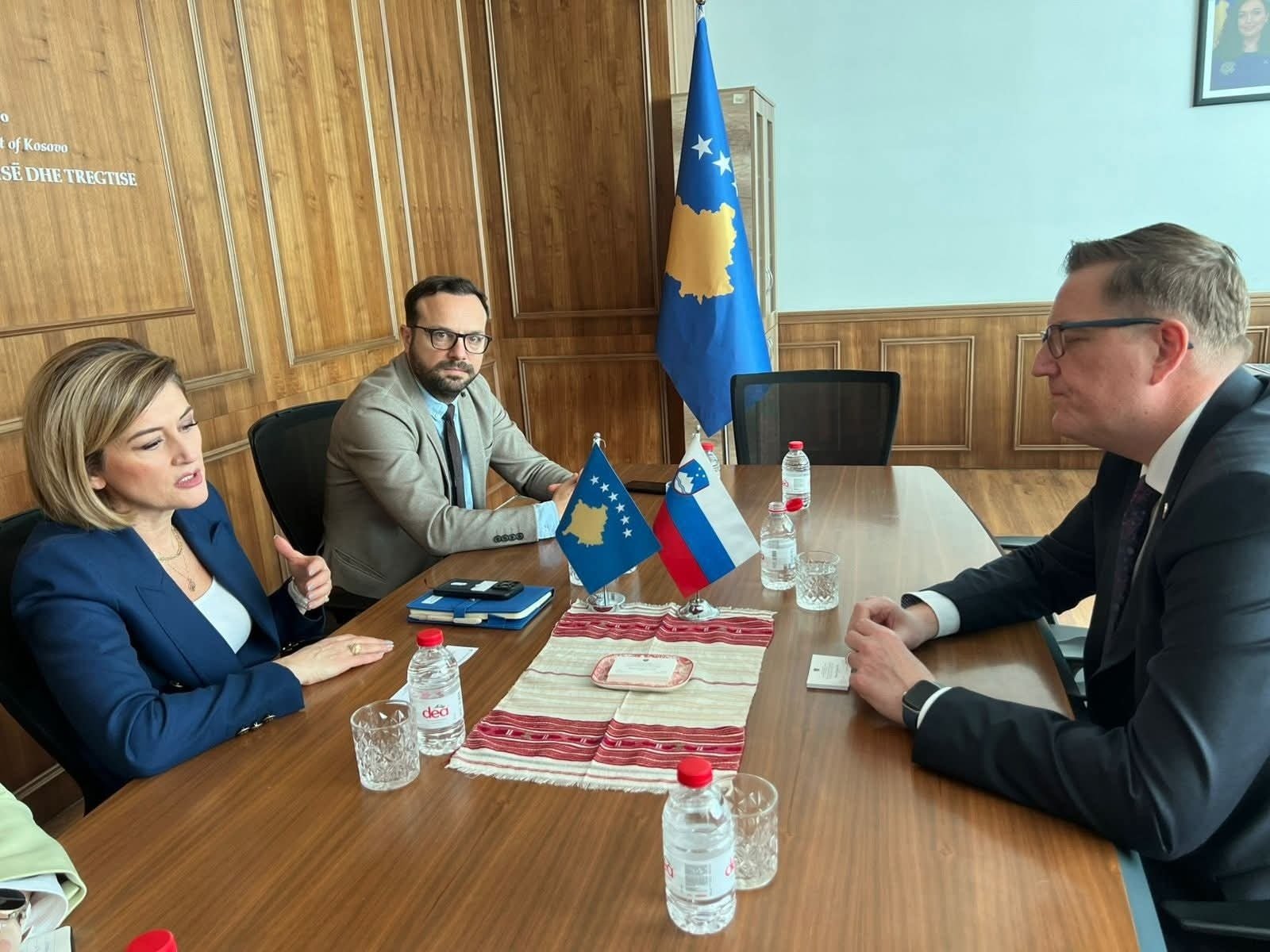Takim me Ambasadorin e Sllovenisë për thellimin e bashkëpunimit ekonomik